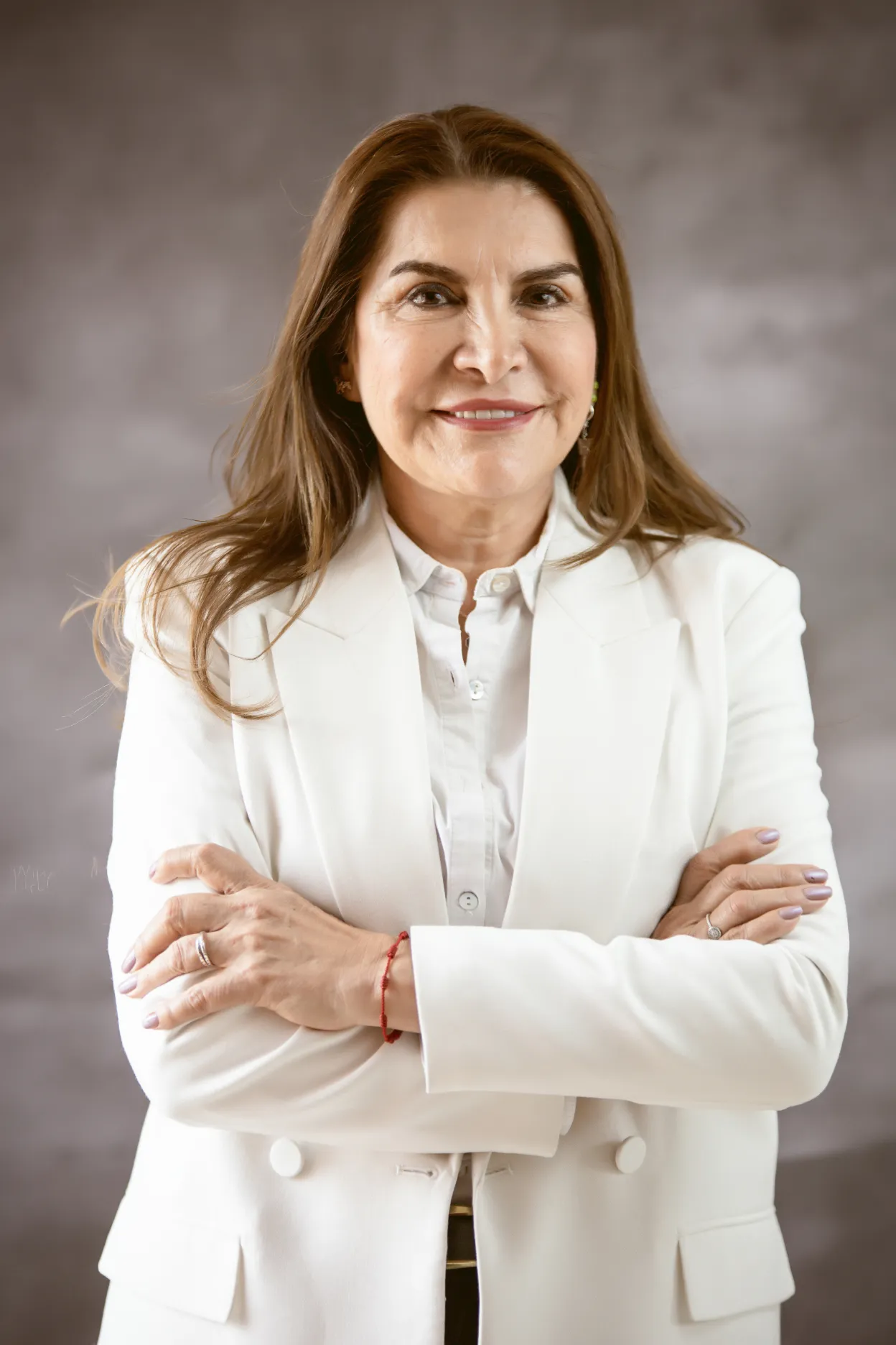 Acciones y Valores – firma de acuerdo – fotografía corporativa en Colombia