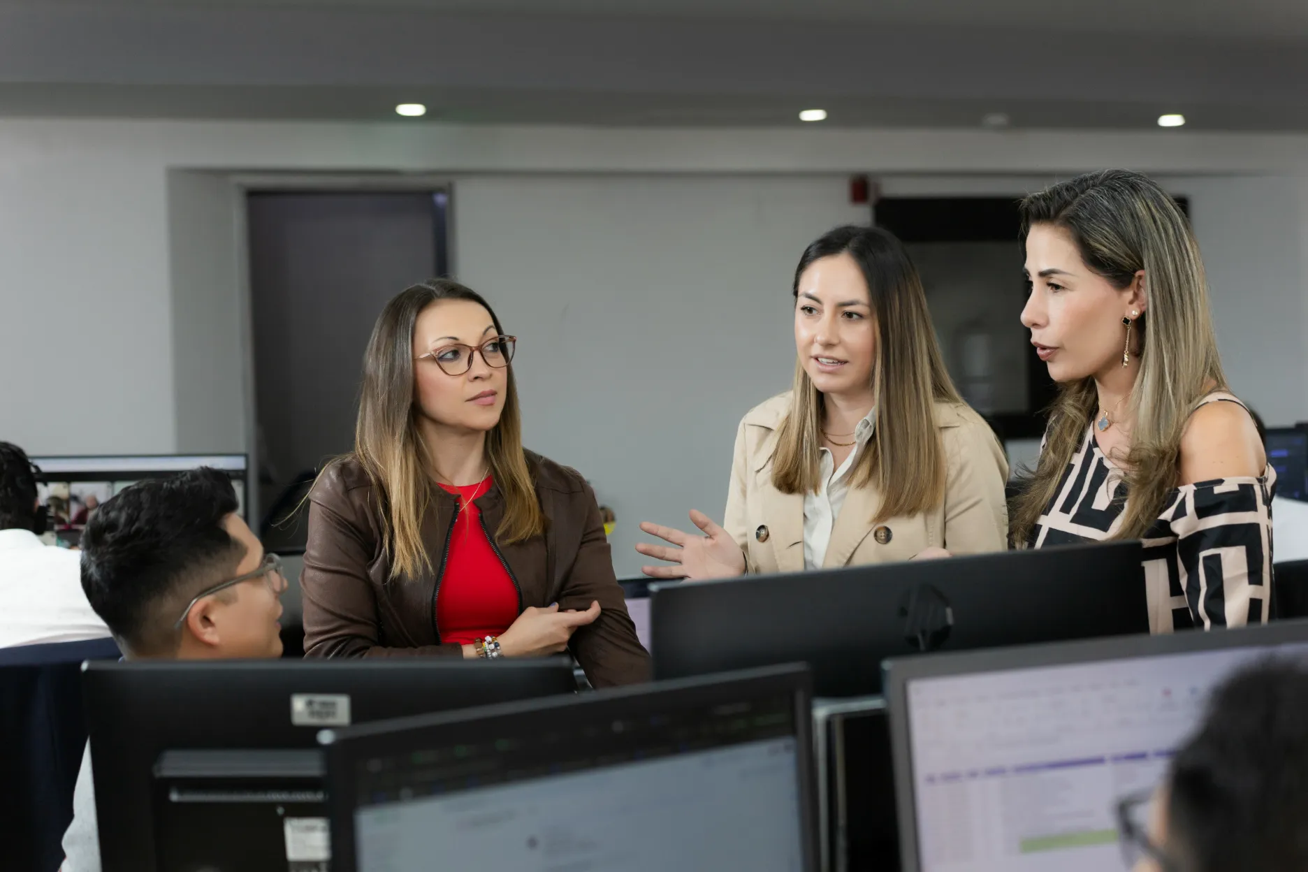Acciones y Valores – momento destacado del evento – fotografía corporativa en Colombia