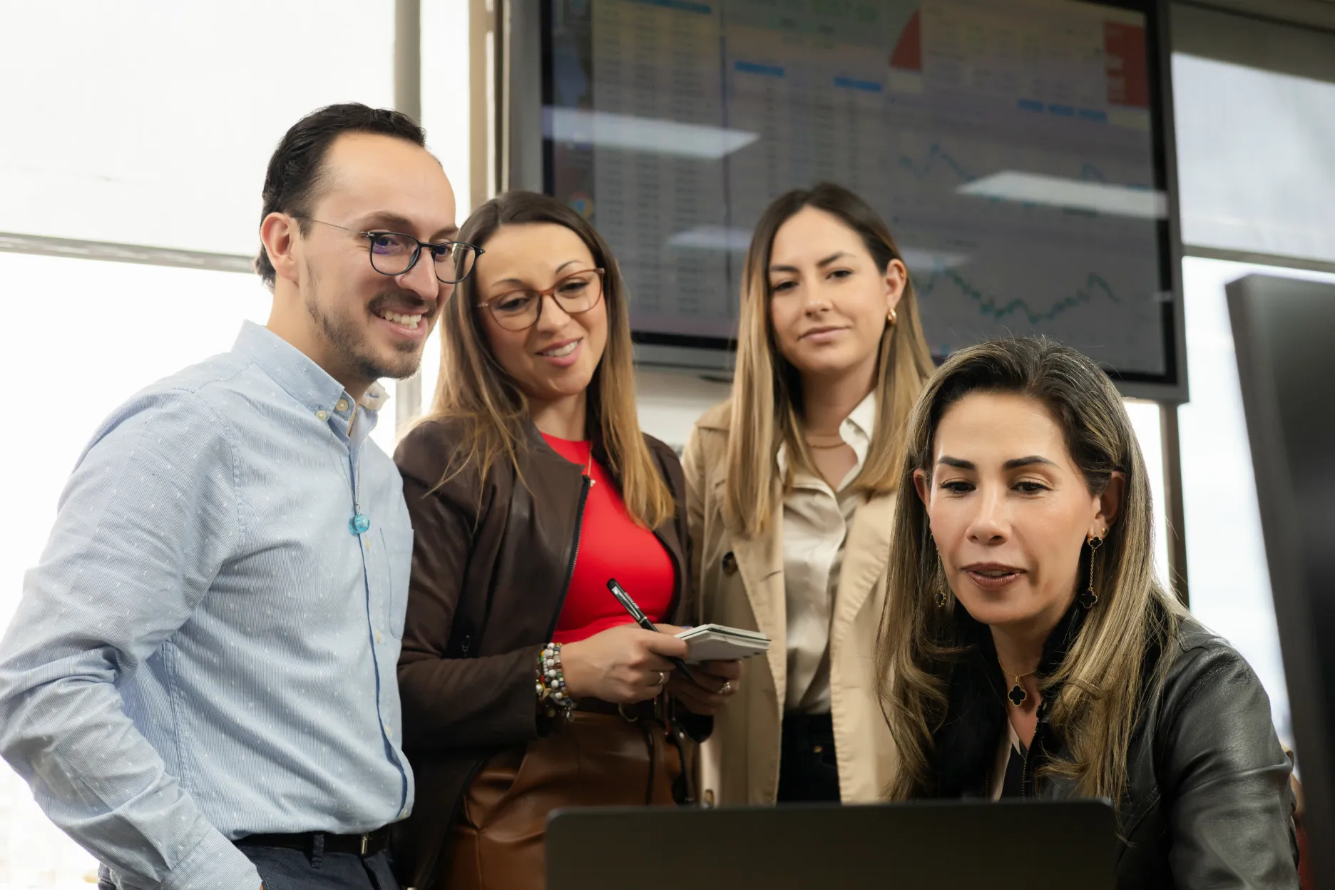 Acciones y Valores – detalle del espacio corporativo – fotografía corporativa en Colombia
