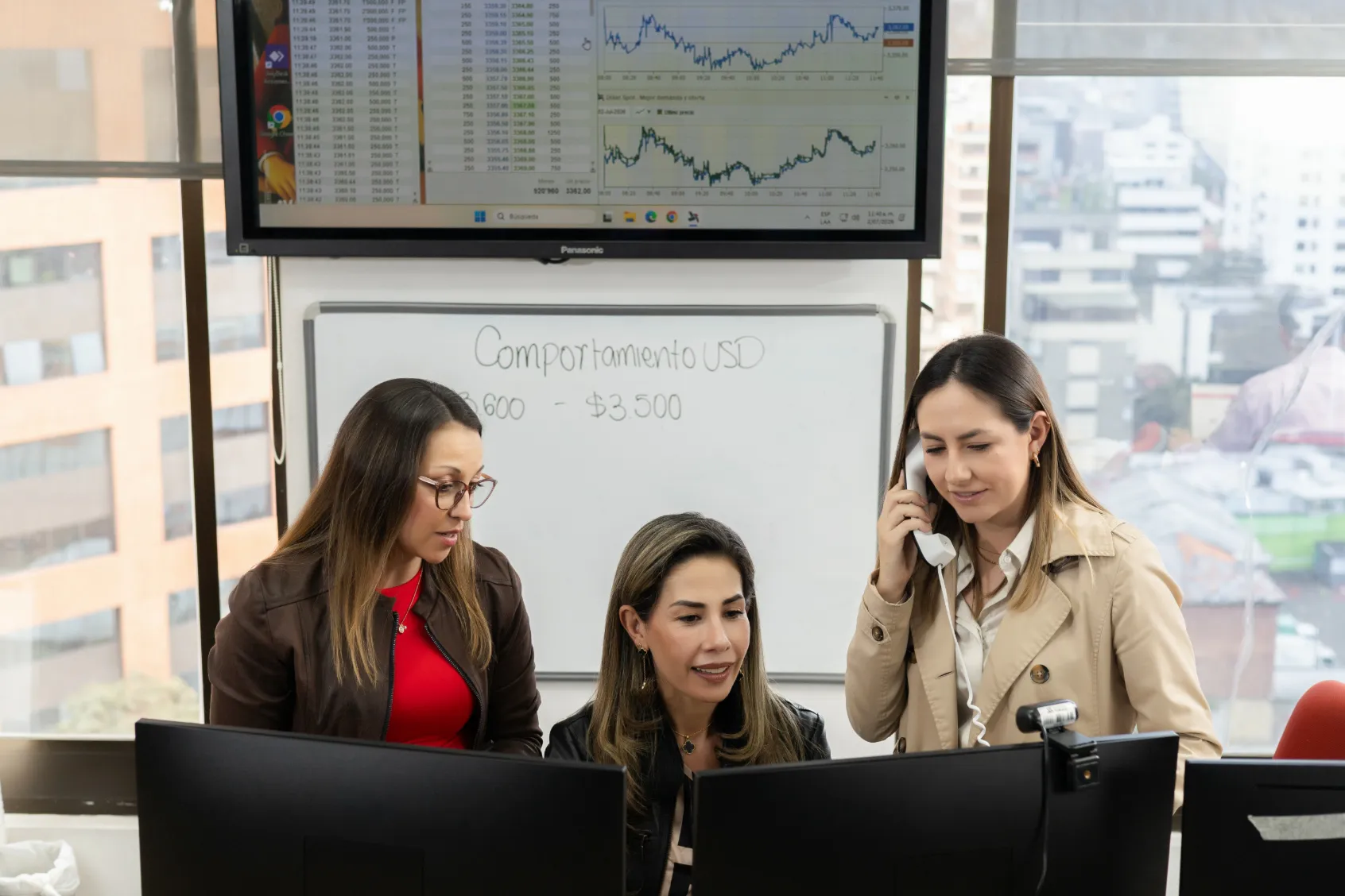Acciones y Valores – detalle del espacio corporativo – fotografía corporativa en Colombia