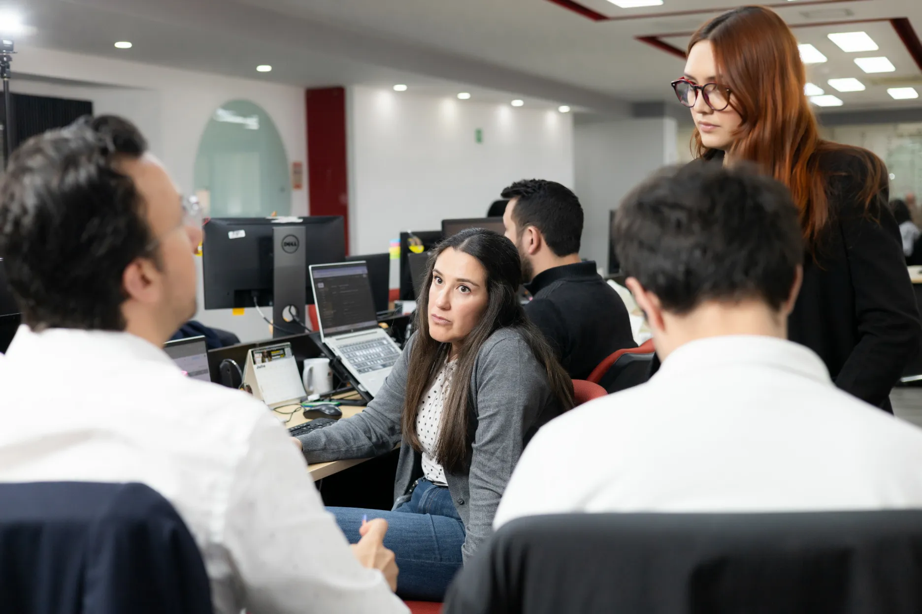 Acciones y Valores – momento destacado del evento – fotografía corporativa en Colombia