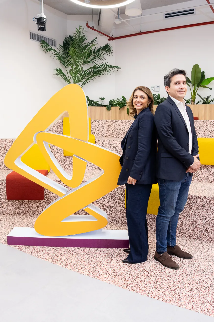 AstraZeneca 01 – intervención en el escenario – fotografía corporativa en Bogotá