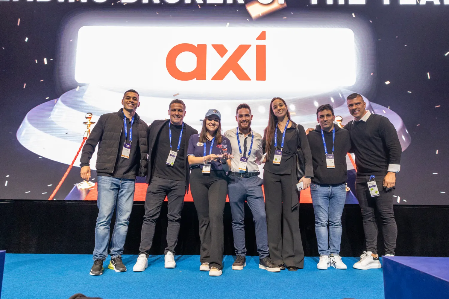 Axi Money Expo – visitantes en el pabellón – fotografía corporativa en Bogotá