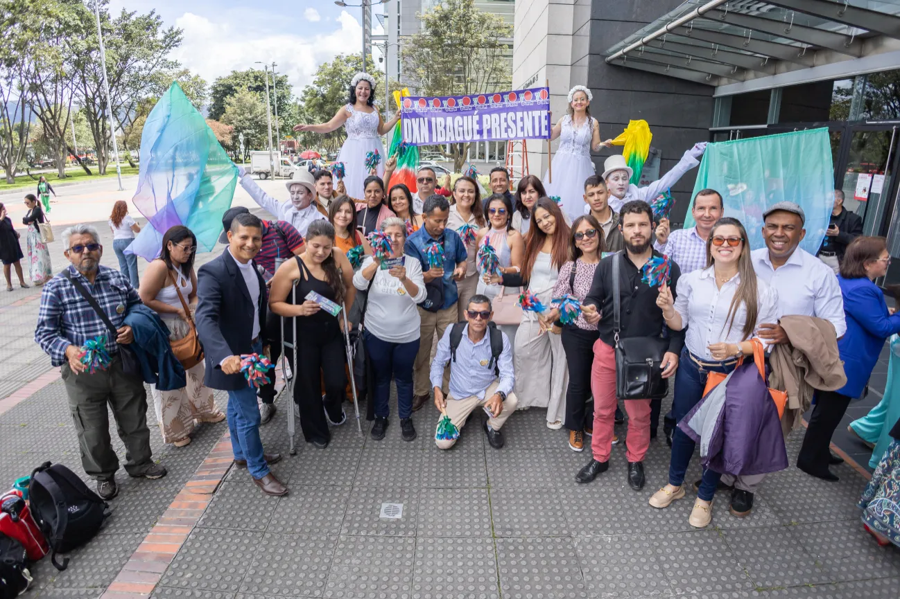 DXN – intervención en el escenario – fotografía corporativa en Bogotá