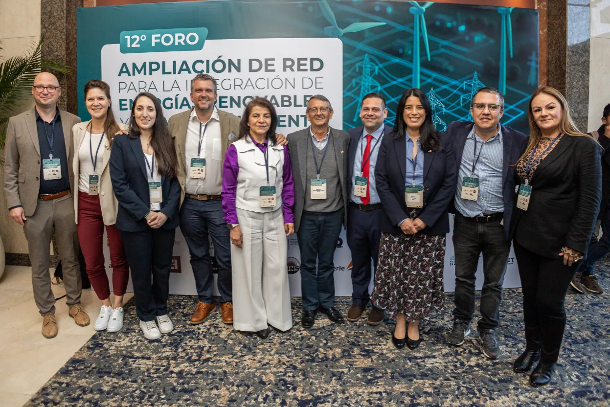 Foro Cámara colombo alemana de industria y comercio – asistentes durante la plenaria – fotografía corporativa en Bogotá