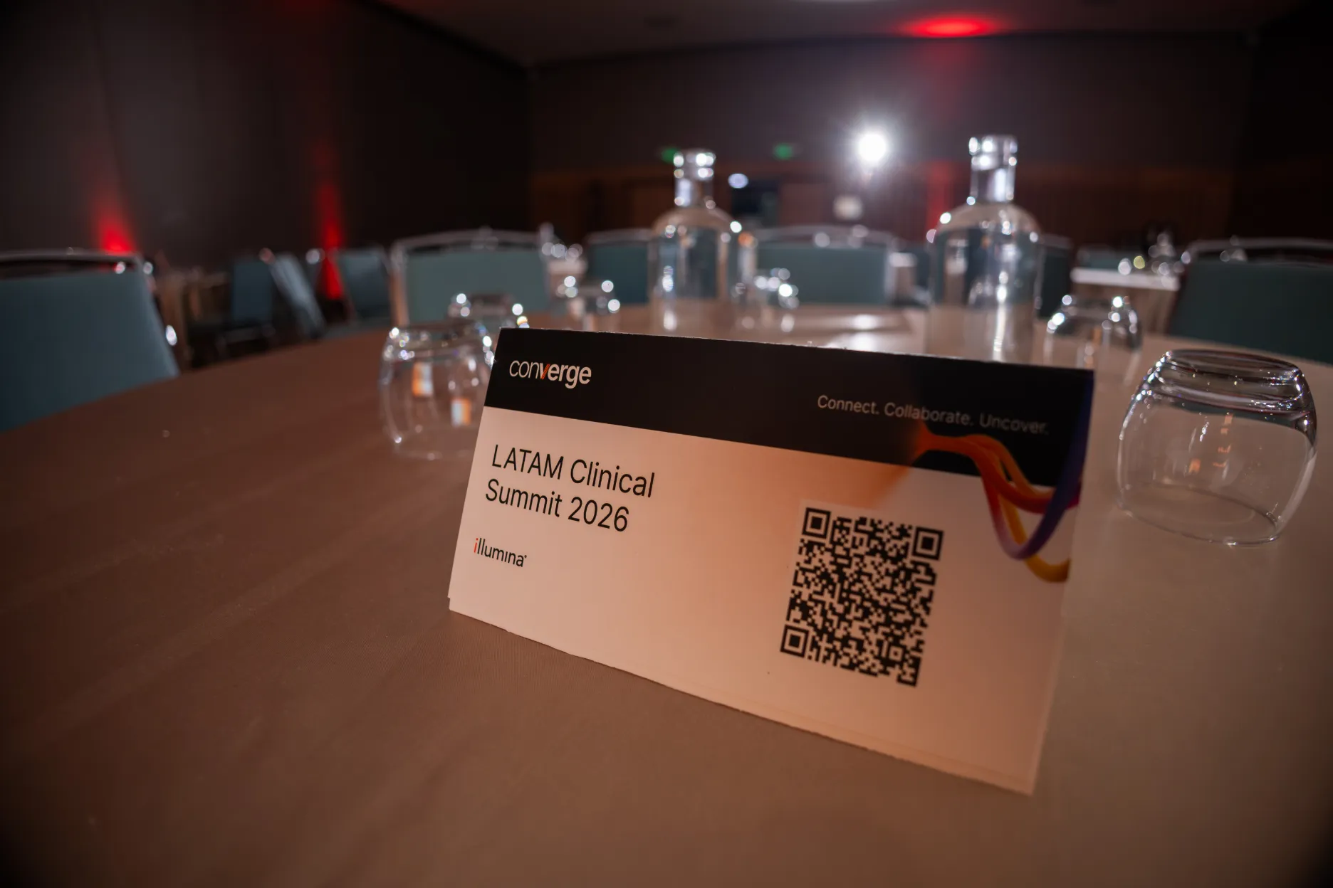 Illumina Latam Summit 2026 – directivos durante el acto – fotografía corporativa en Colombia