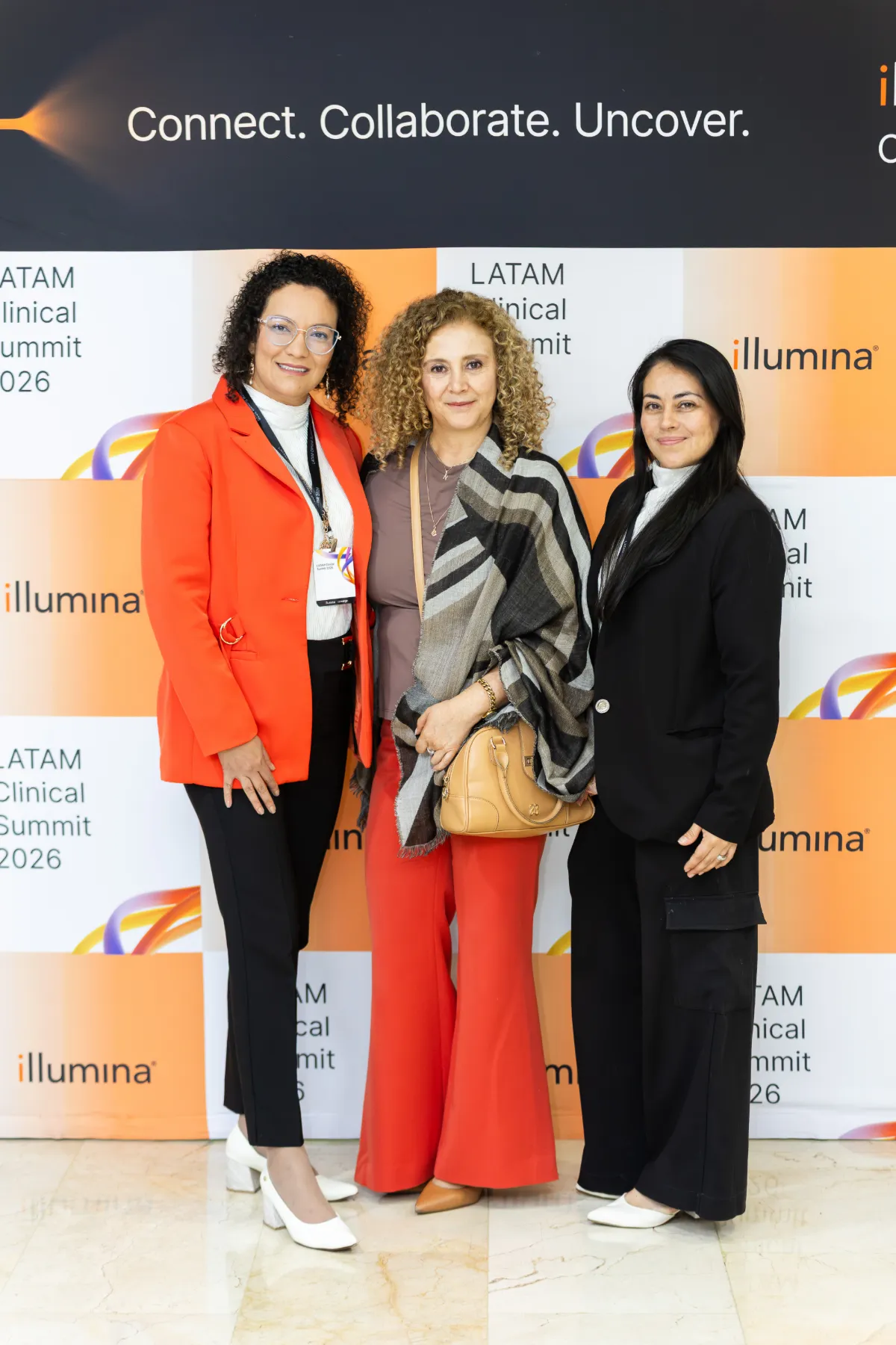 Illumina Latam Summit 2026 – directivos durante el acto – fotografía corporativa en Colombia