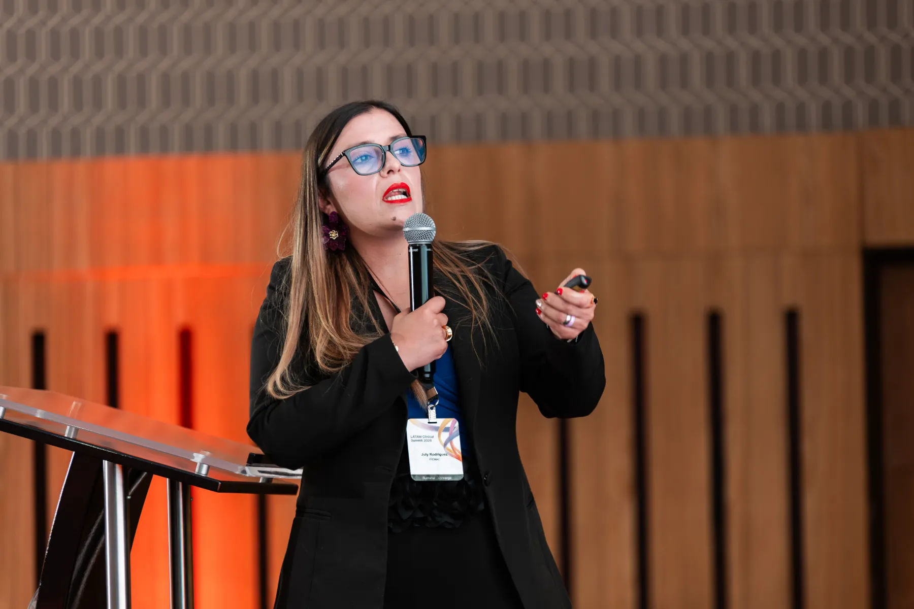 Illumina Latam Summit 2026 – asistentes en el salón – fotografía corporativa en Colombia