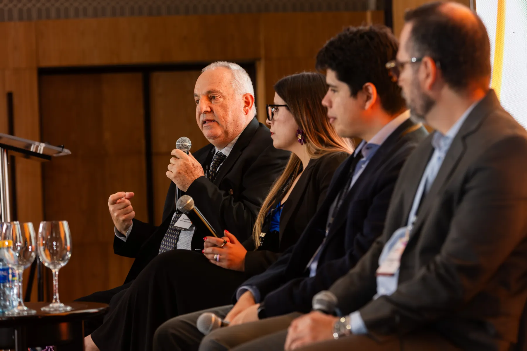 Illumina Latam Summit 2026 – asistentes en el salón – fotografía corporativa en Colombia