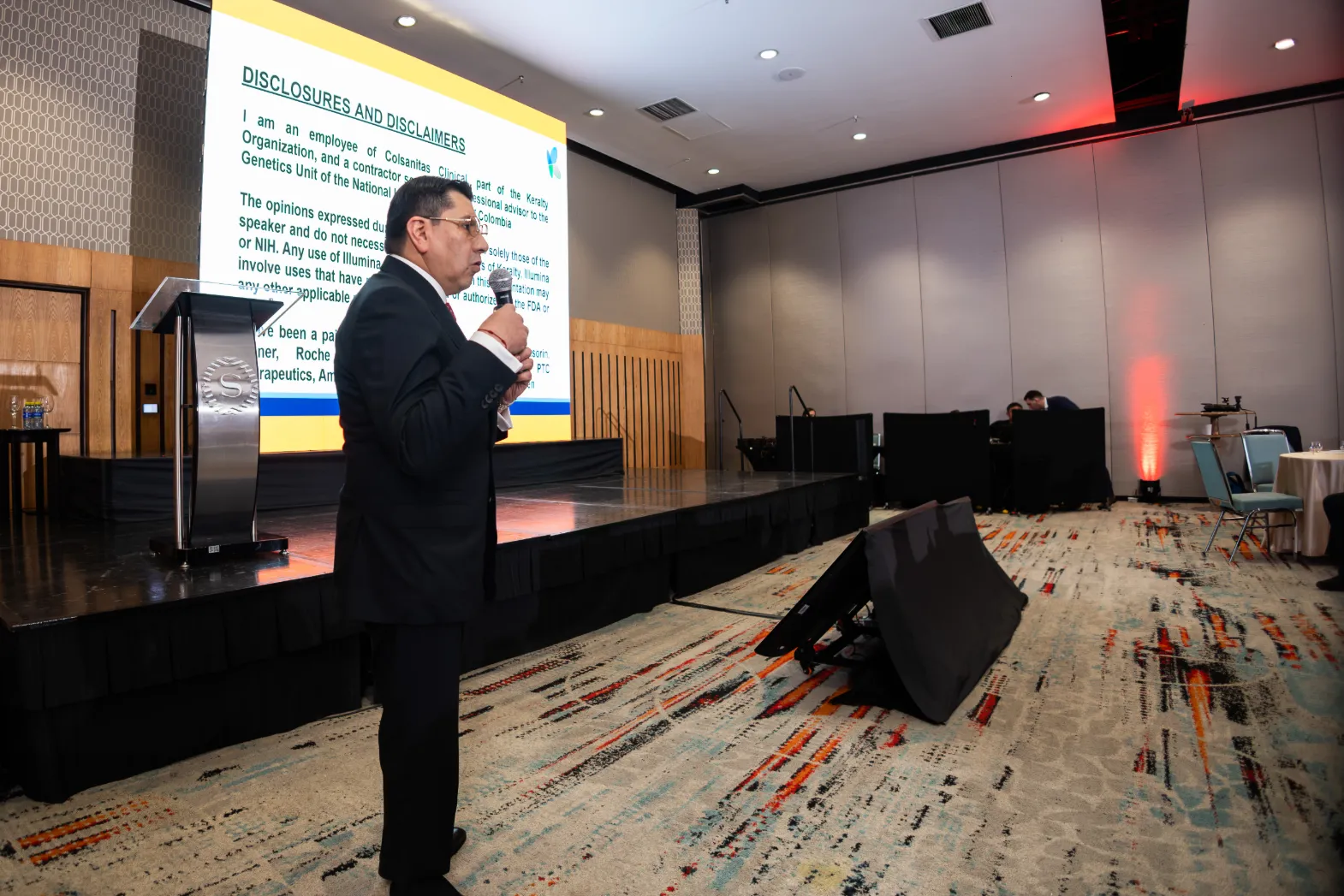 Illumina Latam Summit 2026 – directivos durante el acto – fotografía corporativa en Colombia