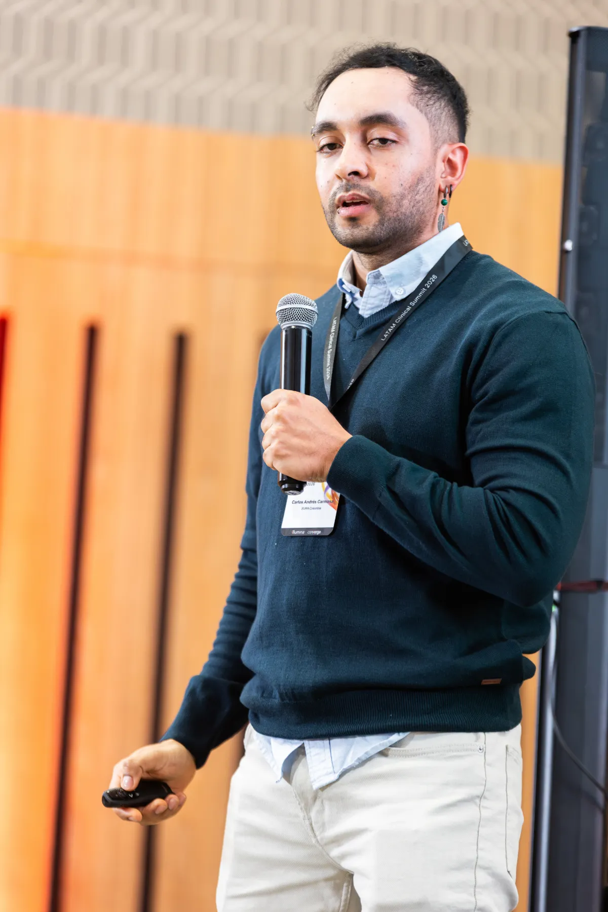 Illumina Latam Summit 2026 – directivos durante el acto – fotografía corporativa en Colombia