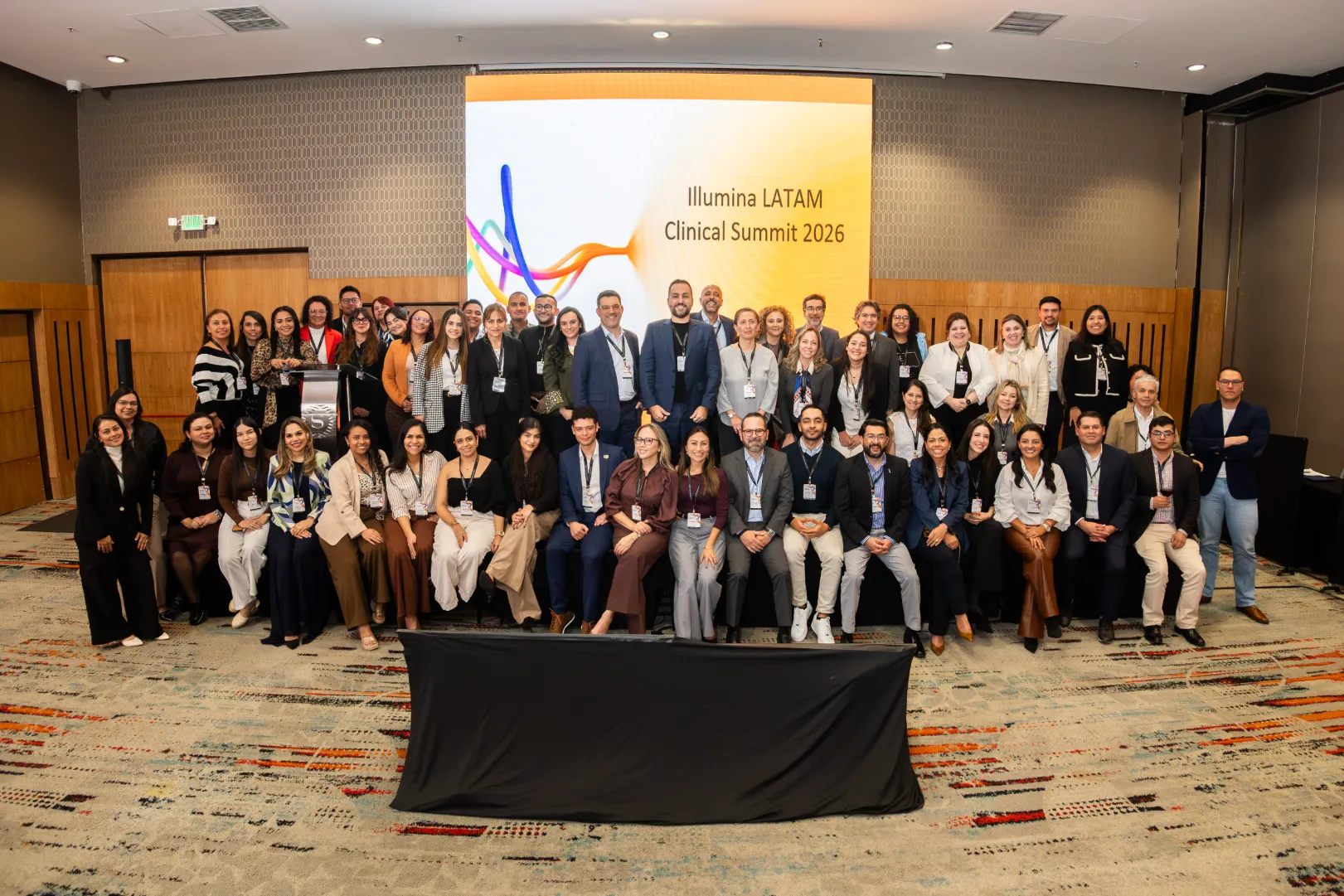 Illumina Latam Summit 2026 – intervención en el escenario – fotografía corporativa en Colombia