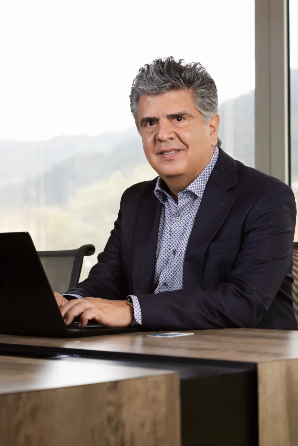 Sesión Microsoft – firma de acuerdo – fotografía corporativa en Colombia