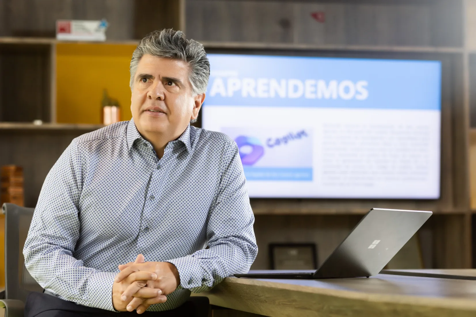 Sesión Microsoft – intervención en el escenario – fotografía corporativa en Colombia