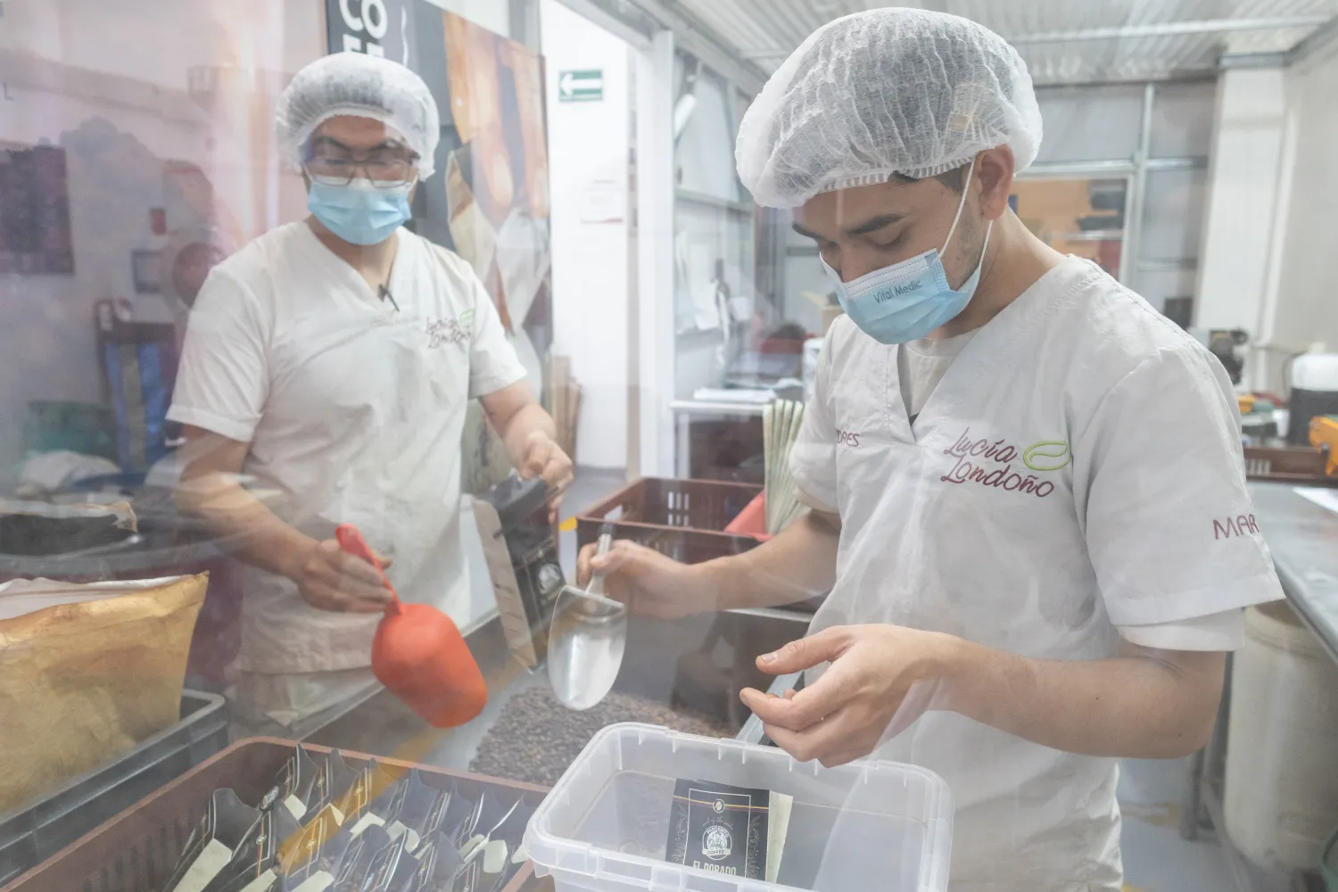 Parcerito Coffee – retrato de equipo de trabajo – fotografía corporativa en Bogotá